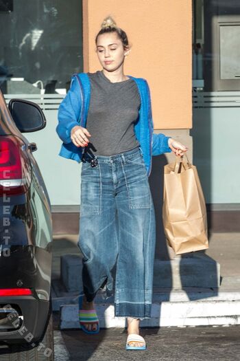 Full leaked Miley cyrus page private onlyfans photo