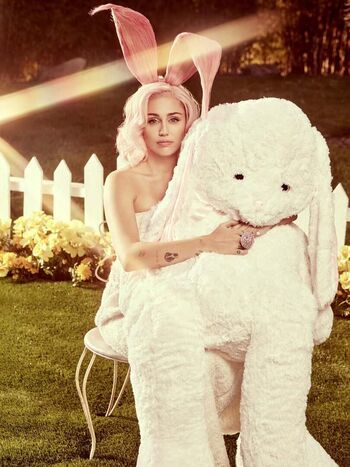 Full leaked Miley cyrus page private onlyfans photo