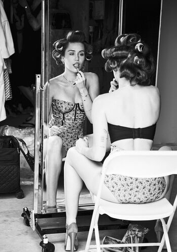 Full leaked Miley cyrus page private onlyfans photo