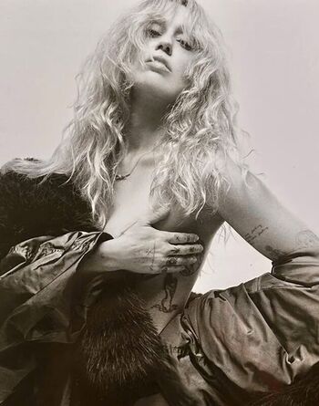 Full leaked Miley cyrus page private onlyfans photo
