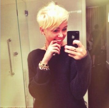 Full leaked Miley cyrus page private onlyfans photo