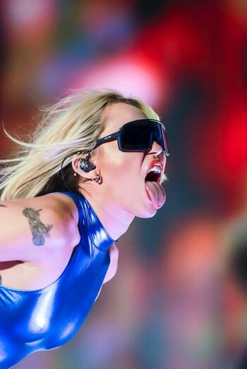Full leaked Miley cyrus page private onlyfans photo