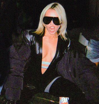 Full leaked Miley cyrus page private onlyfans photo