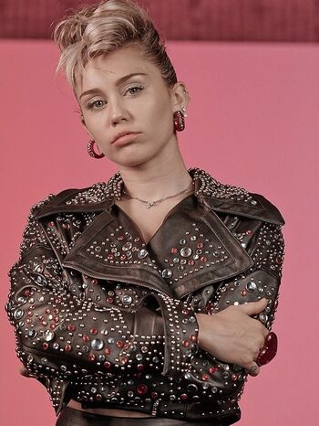Full leaked Miley cyrus private onlyfans photo