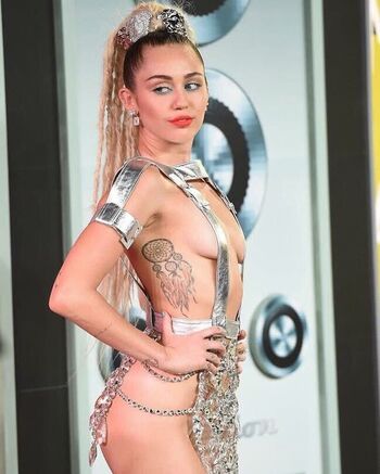 Full leaked Miley cyrus private onlyfans photo
