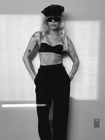 Full leaked Miley cyrus page private onlyfans photo