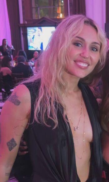 Full leaked Miley cyrus private onlyfans photo
