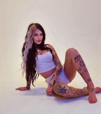 Full leaked Milfmoneyhoney private onlyfans photo