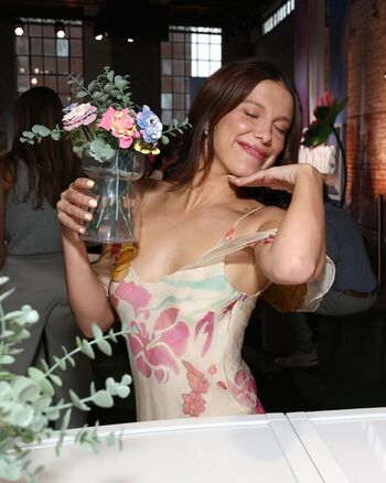 Full leaked Millie bobby brown page private onlyfans photo