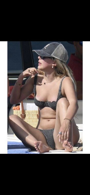 Full leaked Millie bobby brown page private onlyfans photo