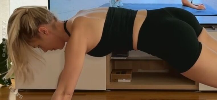 Full leaked Milschbaum private onlyfans photo