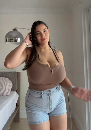 Full leaked Granny boob/ private onlyfans photo