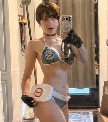 mimidoescosplay