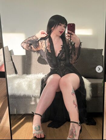 Full leaked Veildose/ private onlyfans photo