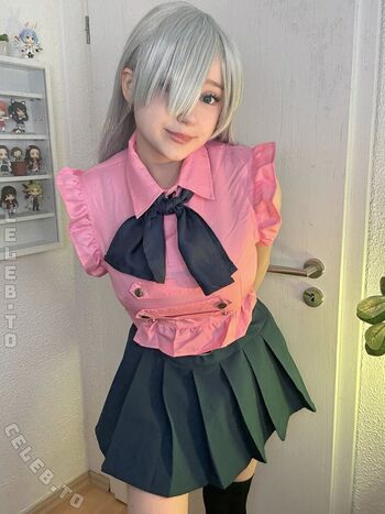 Full leaked Mina min page private onlyfans photo