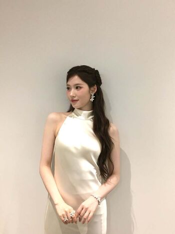 Full leaked Minatozaki sana page private onlyfans photo