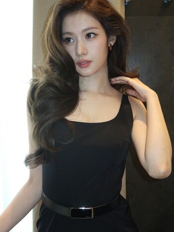 Full leaked Minatozaki sana page private onlyfans photo