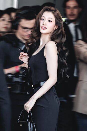 Full leaked Minatozaki sana page private onlyfans photo