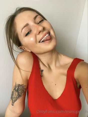 Full leaked Mini peach private onlyfans photo