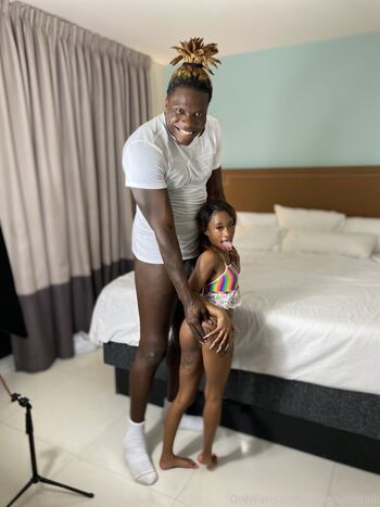 Full leaked Mini stalli page private onlyfans photo