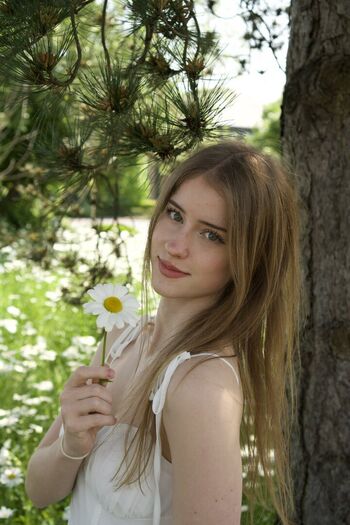 Full leaked Mira  page private onlyfans photo