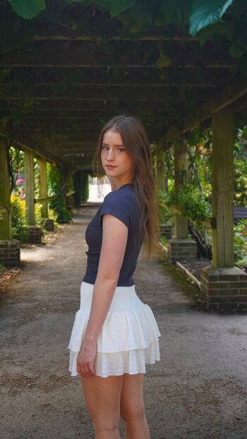 Full leaked Mira  page private onlyfans photo