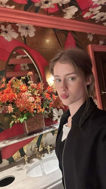 Full leaked Mira  page private onlyfans photo