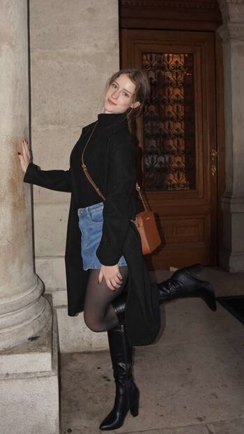 Full leaked Mira  page private onlyfans photo