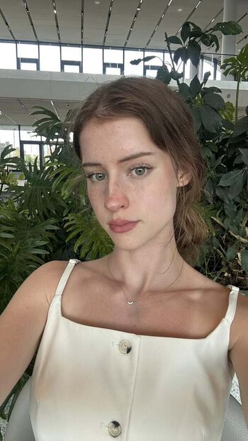 Full leaked Mira  page private onlyfans photo