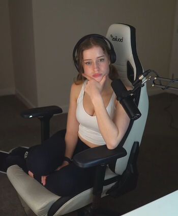 Full leaked Mira  page private onlyfans photo