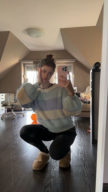 Full leaked Mira  page private onlyfans photo