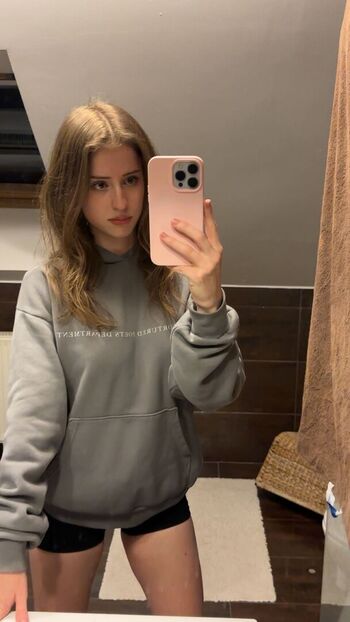 Full leaked Mira  page private onlyfans photo