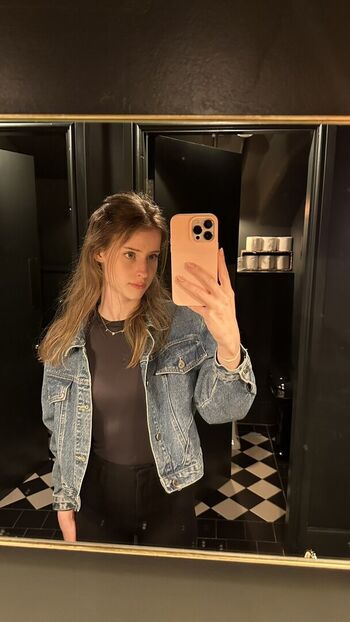 Full leaked Mira  page private onlyfans photo