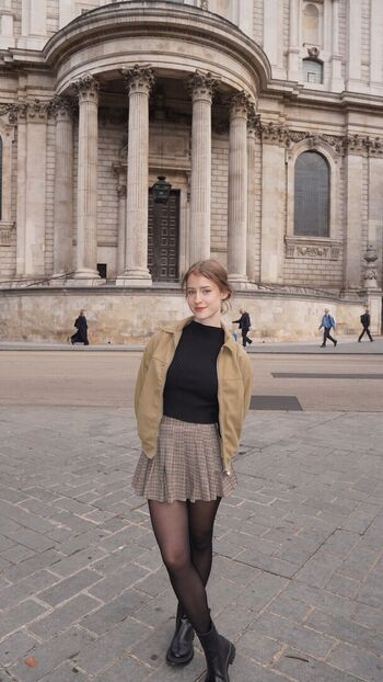 Full leaked Mira  page private onlyfans photo