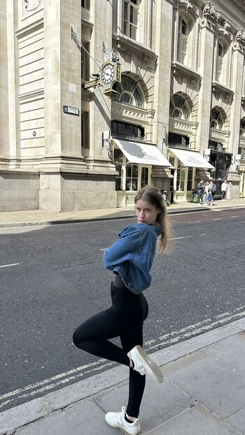 Full leaked Mira  page private onlyfans photo