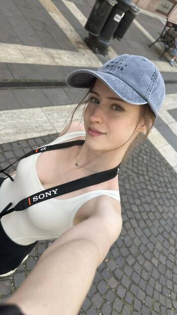 Full leaked Mira page private onlyfans photo