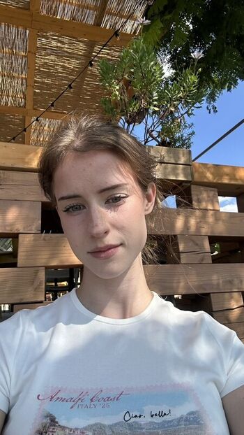 Full leaked Mira private onlyfans photo