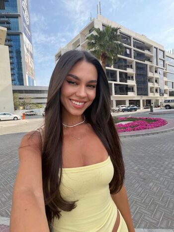 Full leaked Miaz/ private onlyfans photo