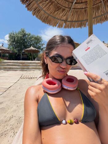 Full leaked Mira private onlyfans photo