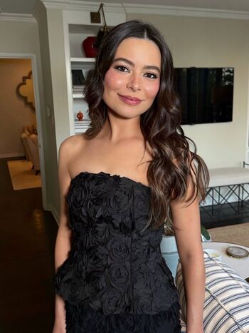 Full leaked Miranda cosgrove private onlyfans photo