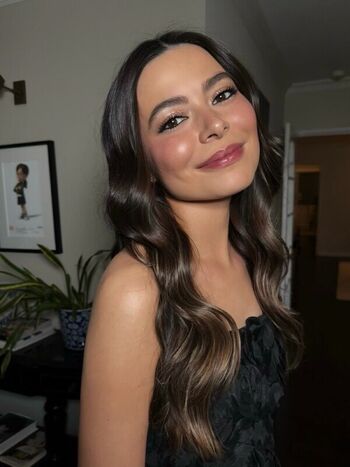 Full leaked Miranda cosgrove private onlyfans photo
