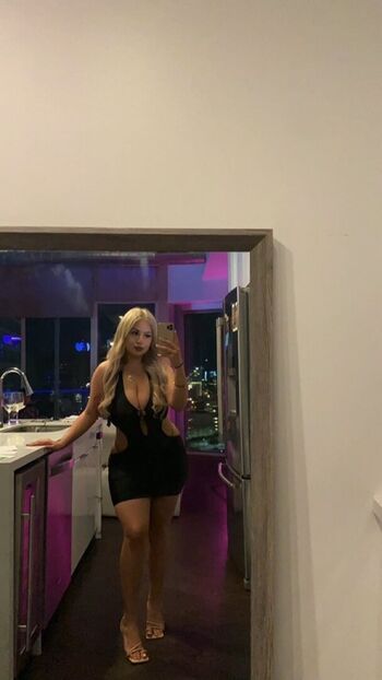Full leaked Mirandagarcya private onlyfans photo