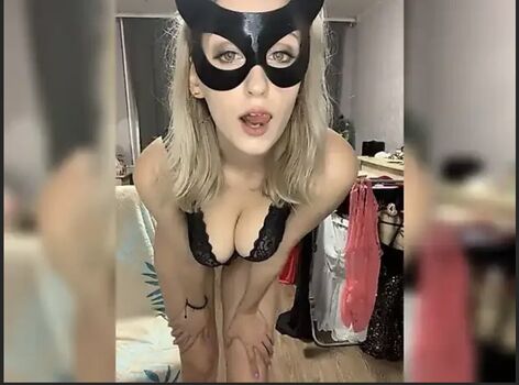 Full leaked Miras private onlyfans photo