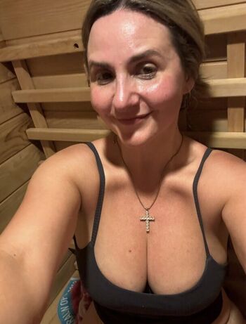 Full leaked Miriamholme private onlyfans photo