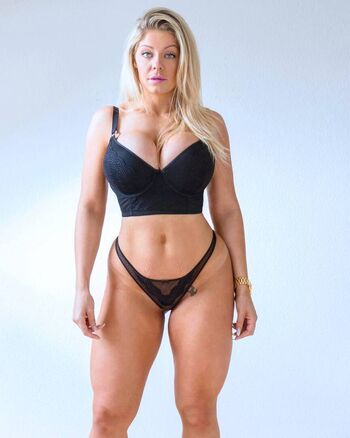 Full leaked Miss mia fit private onlyfans photo