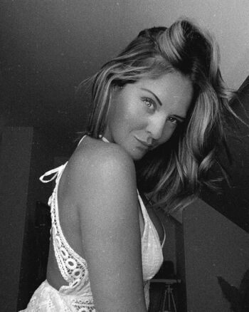Full leaked Miss sexy girl private onlyfans photo