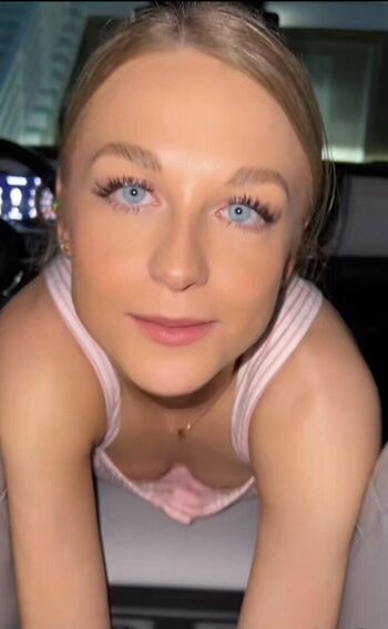 Full leaked Miss snowwolf jku private onlyfans photo