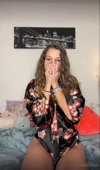 Full leaked Miss x bee private onlyfans photo