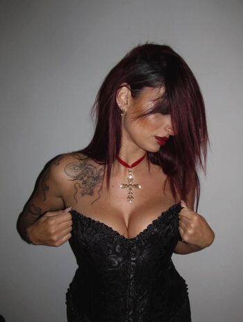 Full leaked Misschampagnemami private onlyfans photo