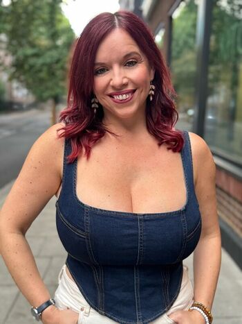 Full leaked Missdaintykatie private onlyfans photo